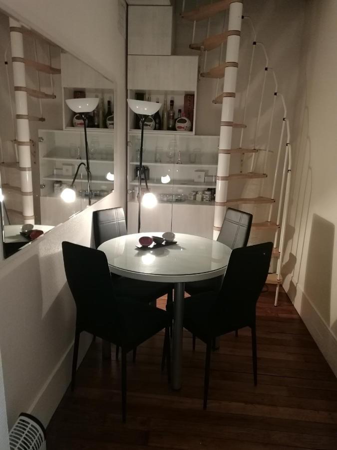 Séjour chez l'habitant ++++ Privée Arc De Triomphe / Private Arc De Triomphe ++++ *