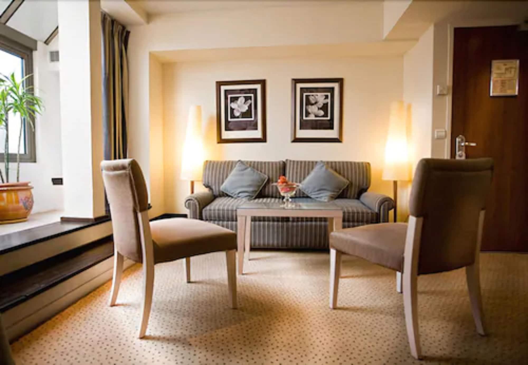 Hotel Le Pera Paris