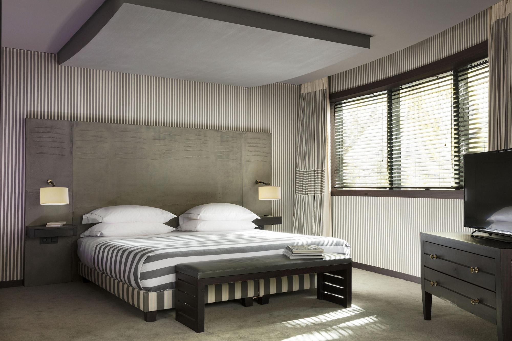 Hotel Square 5*