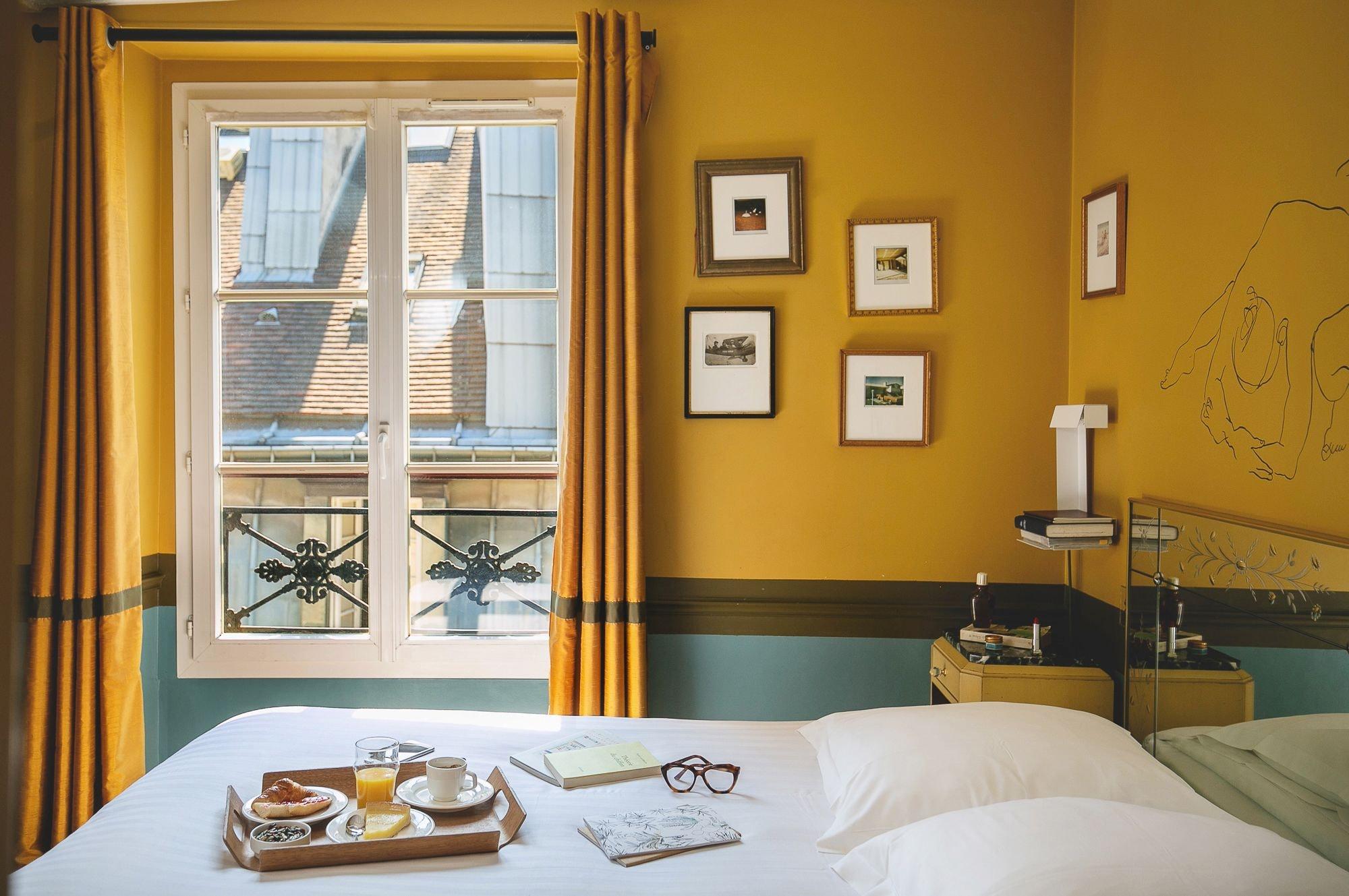 Crayon Hotel