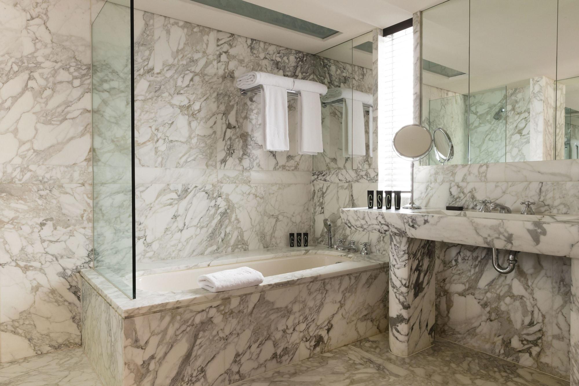 Square 5* Paris