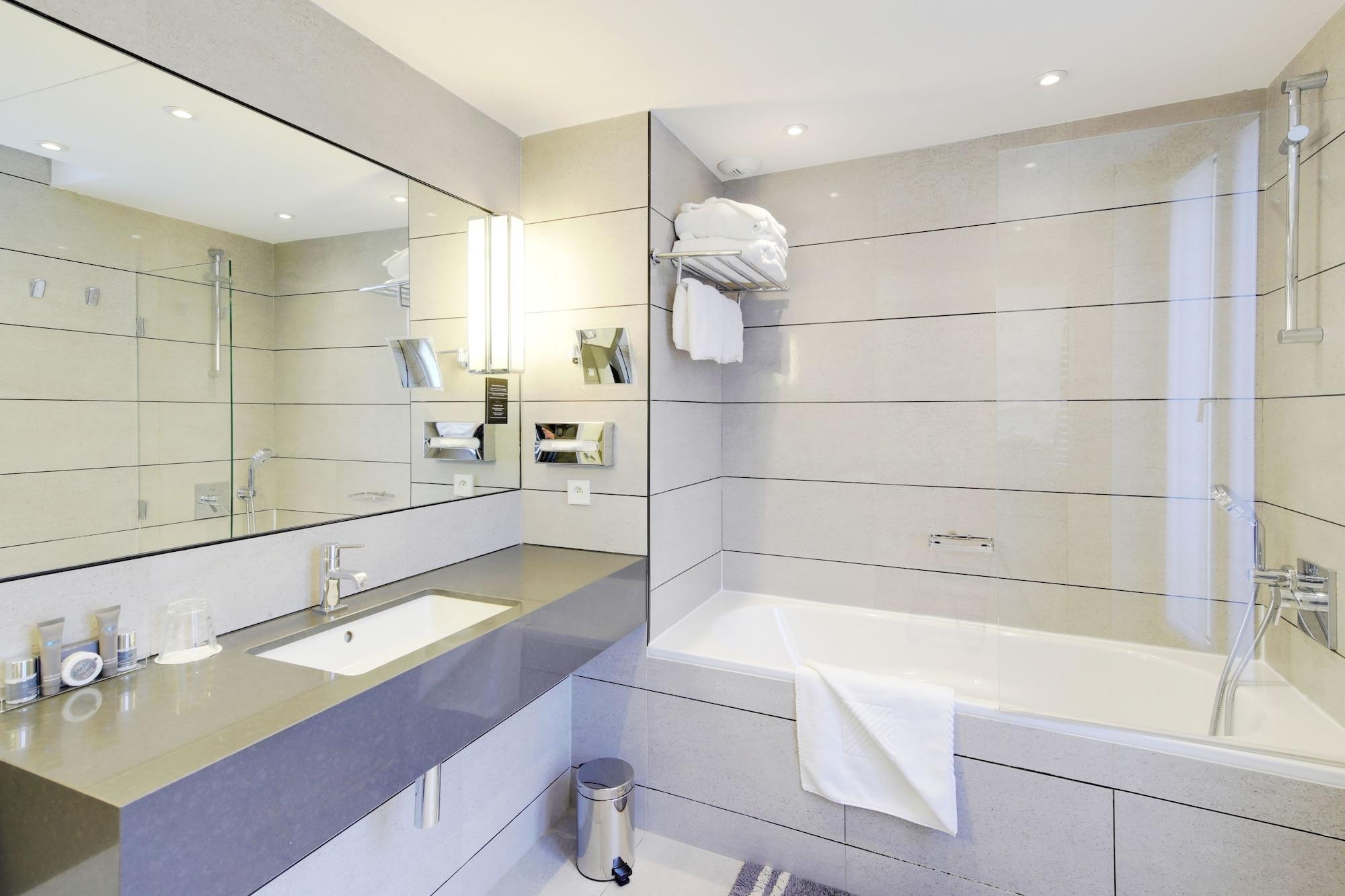 Hotel Balmoral Champs Elysees