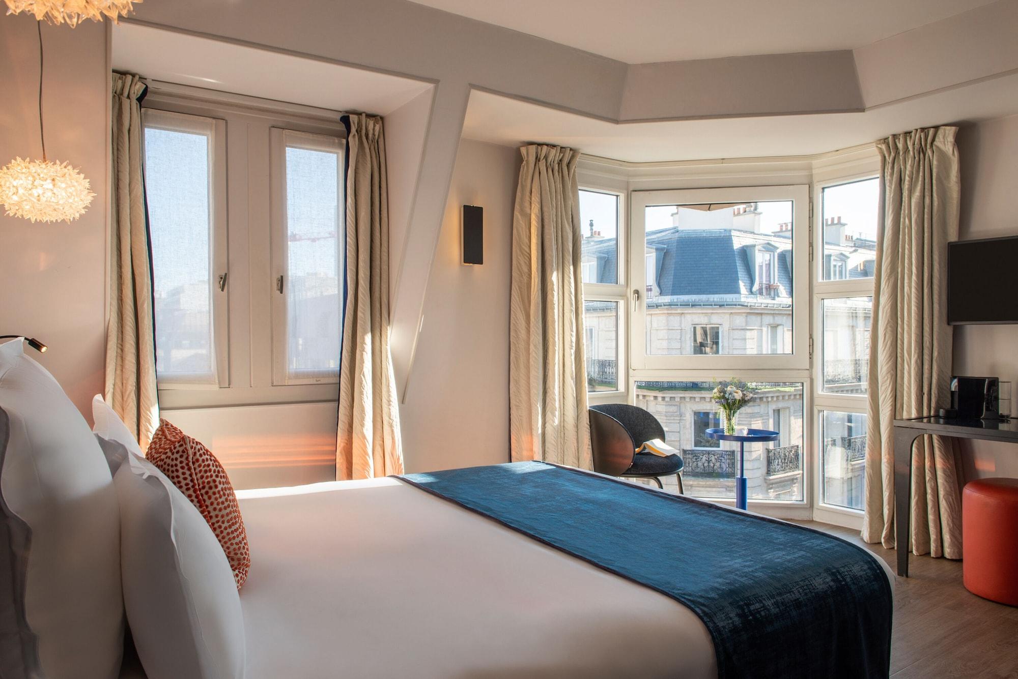 Yllen Eiffel Hotel