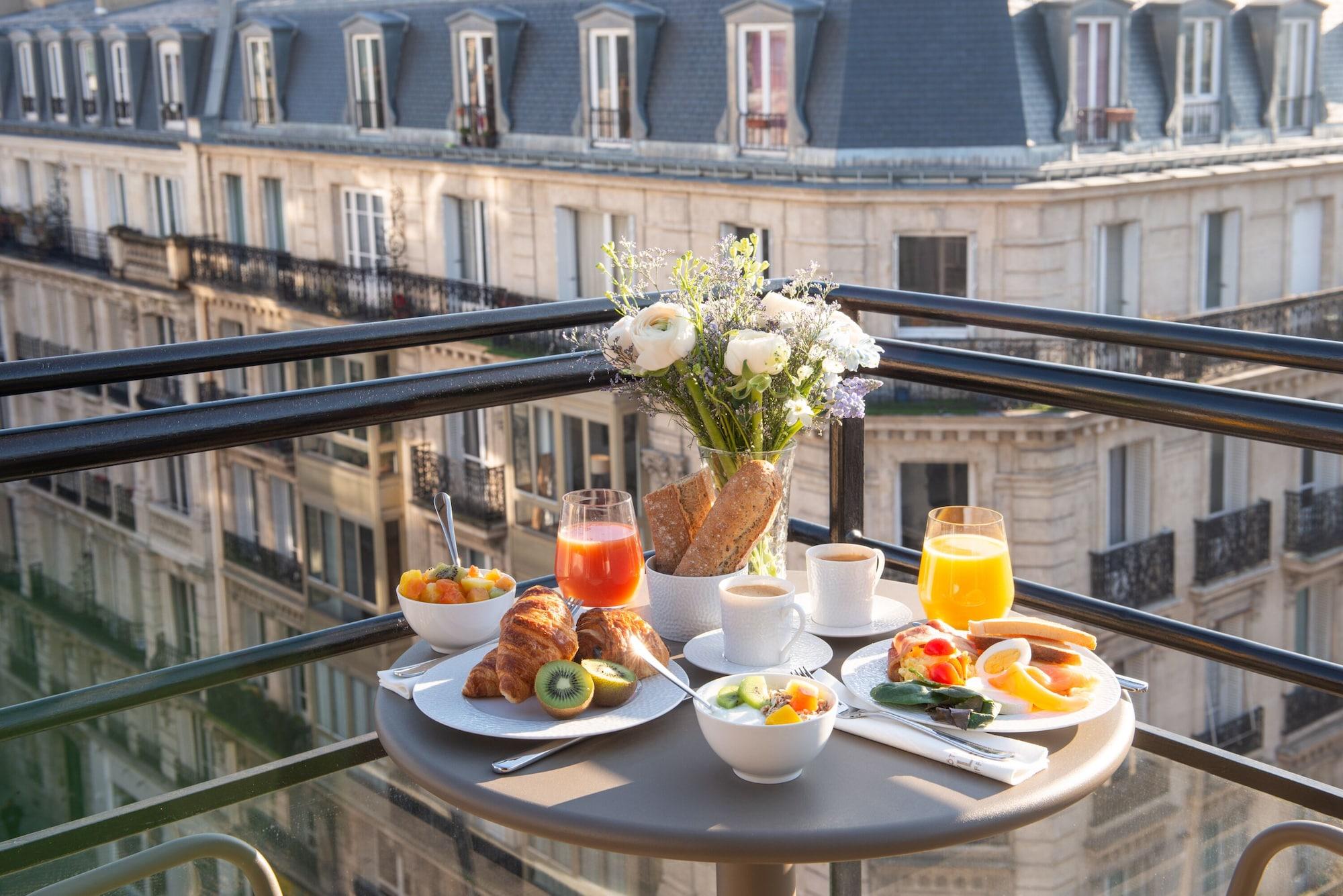 Yllen Eiffel Hotel 4*