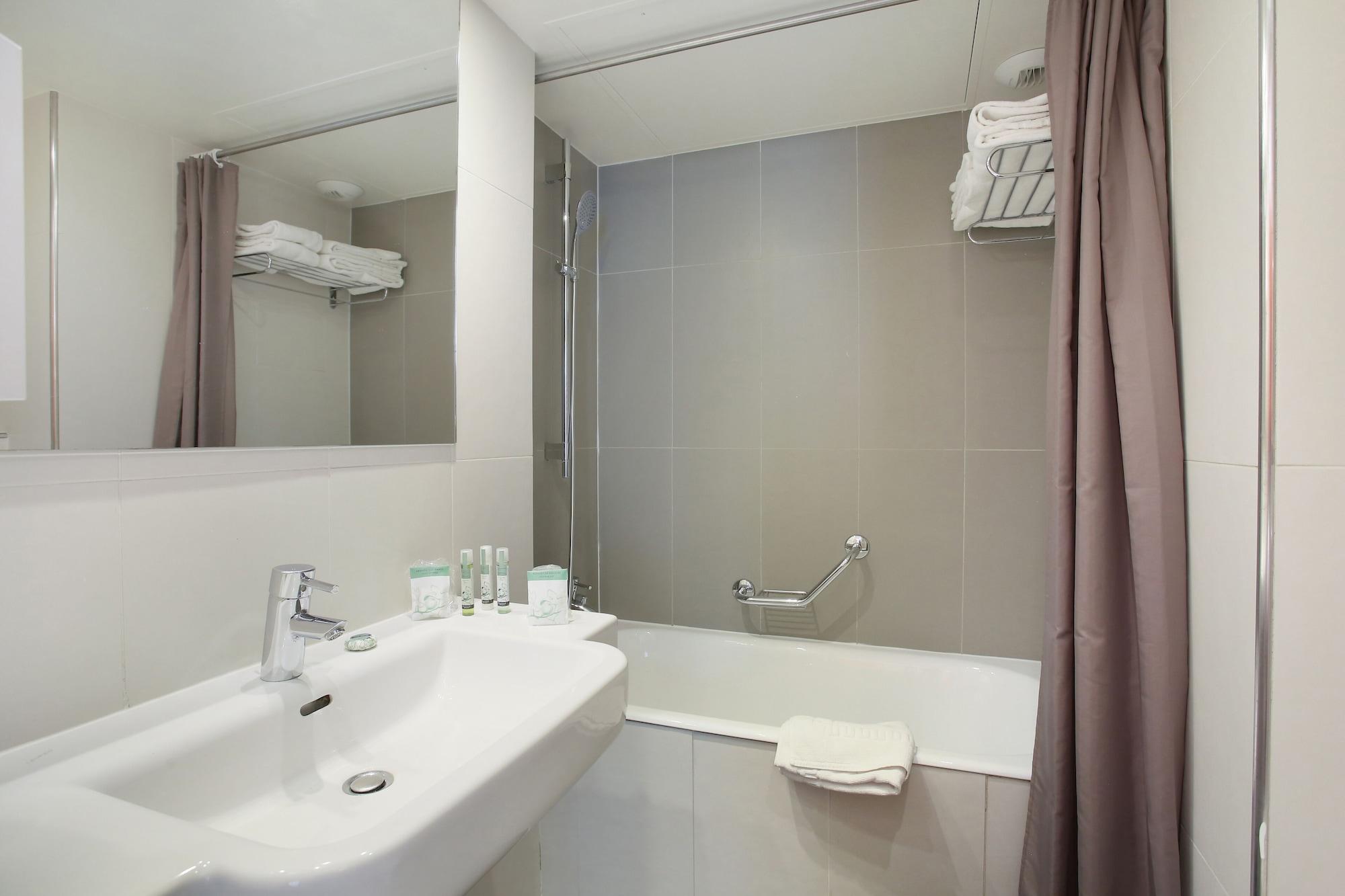 Hotel Eiffel Capitol 3*