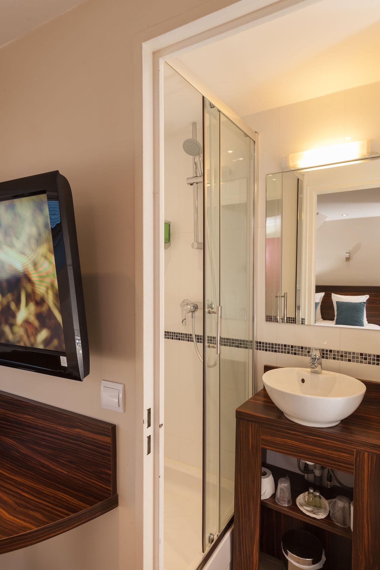 Apolonia Montmartre; Sure Collection By Western Hotel 3*