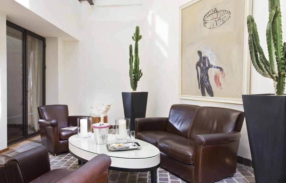 Hotel Le Colisee 3*