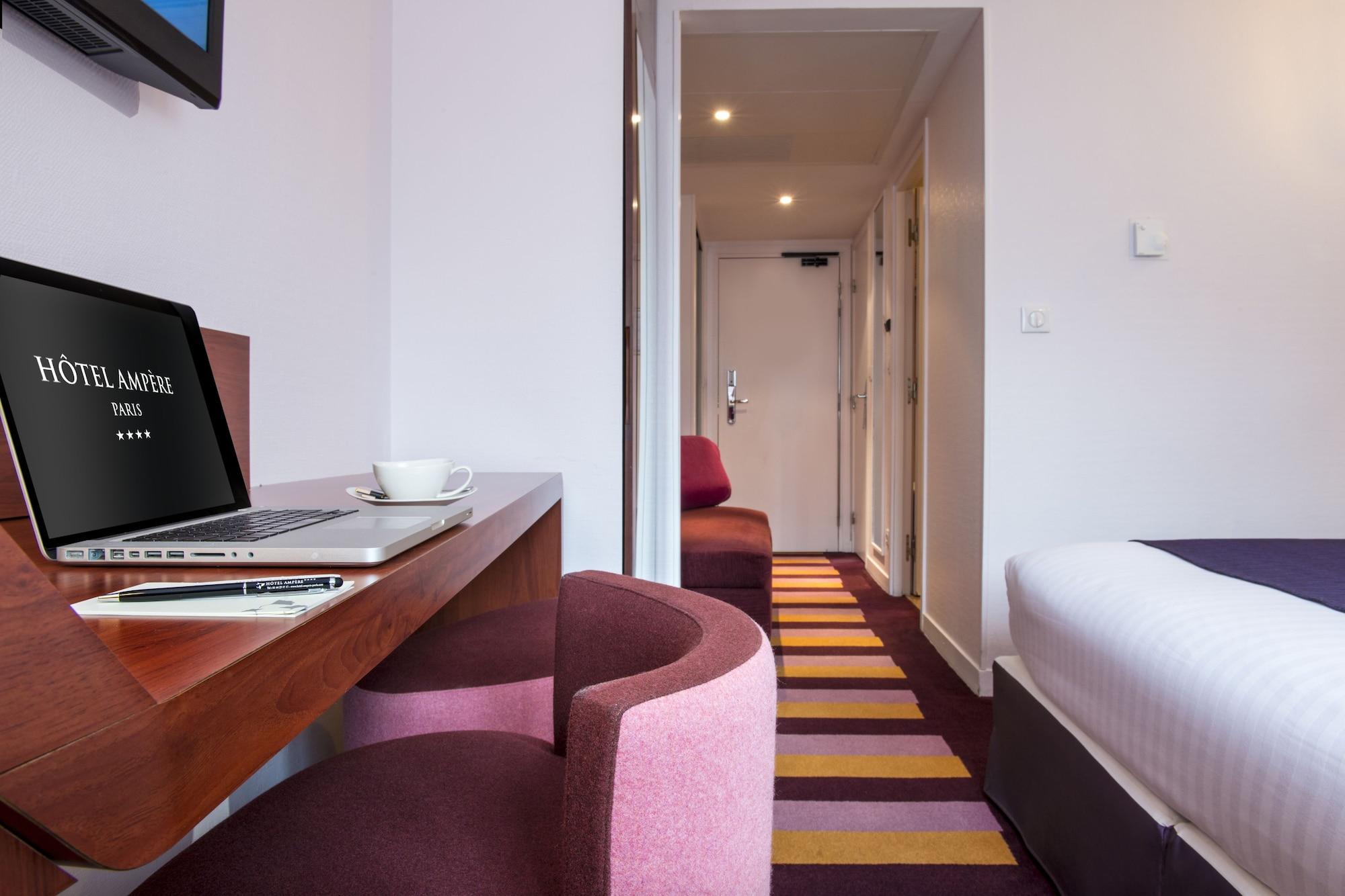 Hotel Ampere 4*