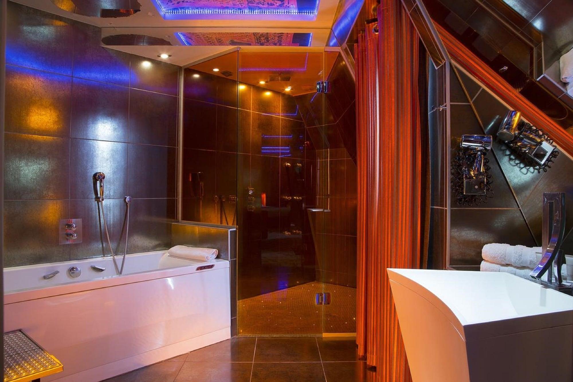 Aparthotel Eiffel 4*