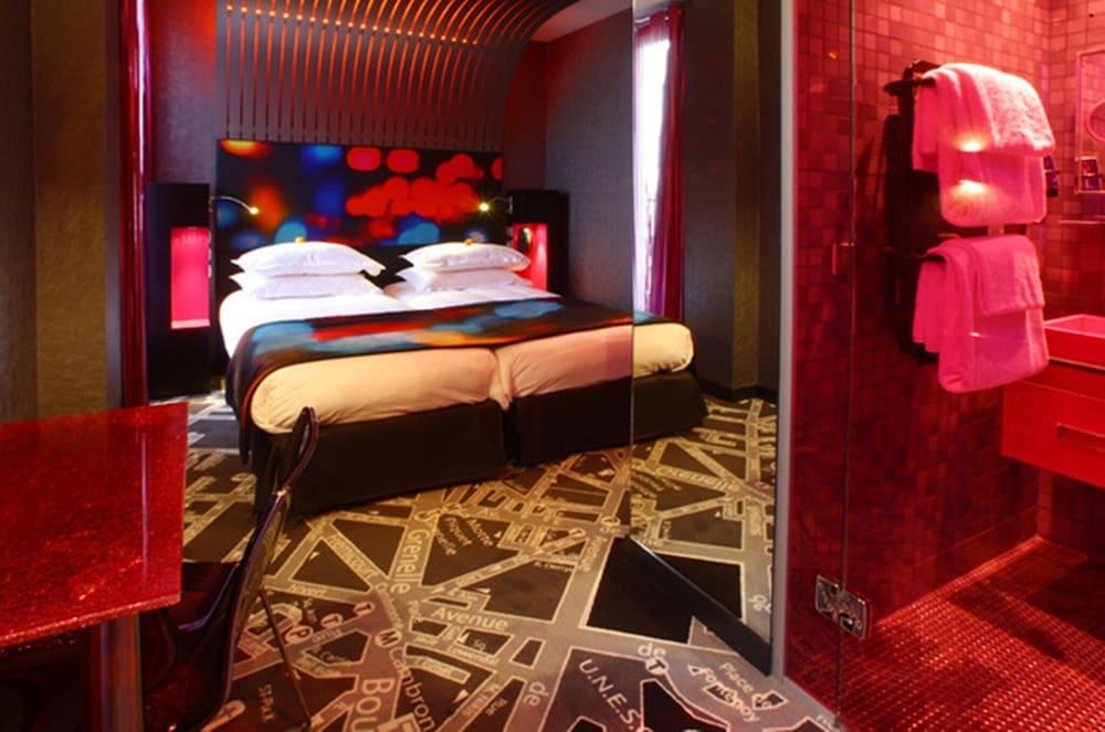 Aparthotel Eiffel 4*