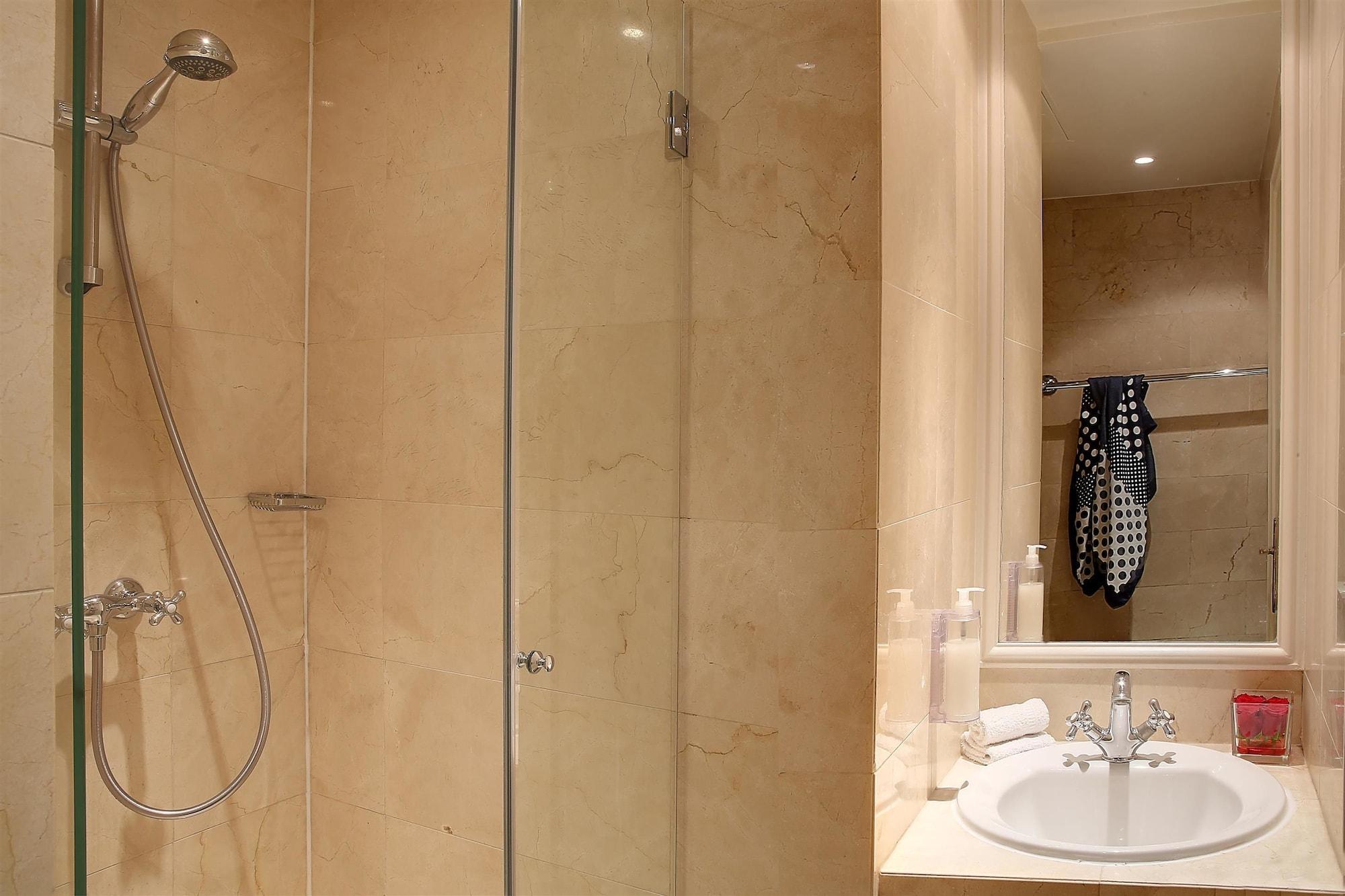 Hotel Saint Martin Bastille 3*