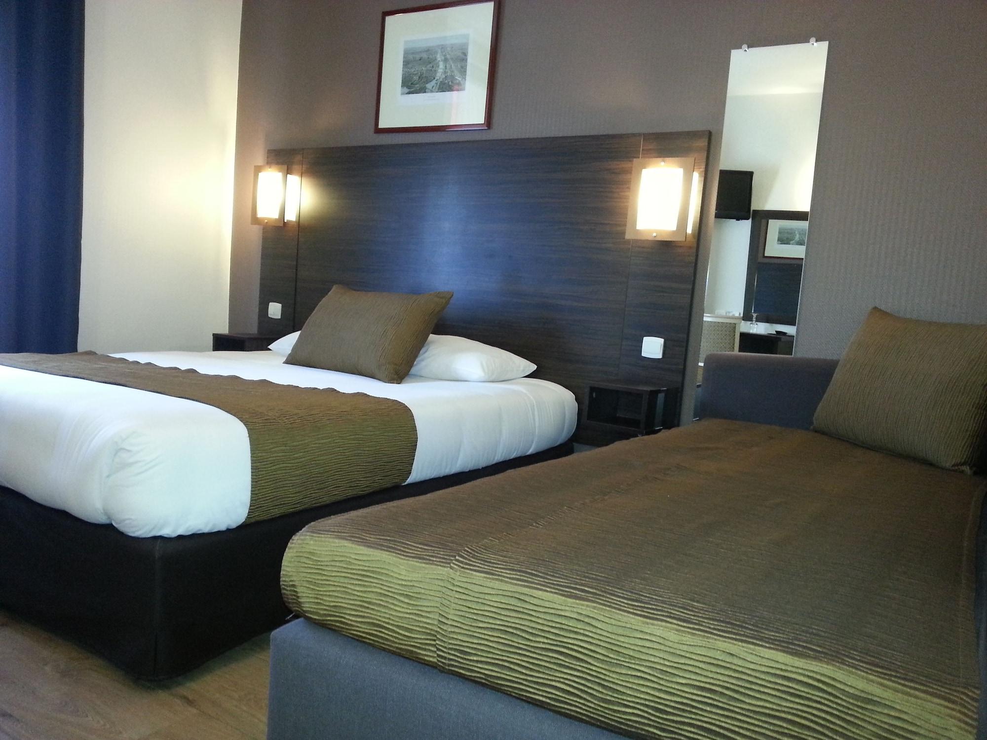 Derby Eiffel 3* Paris