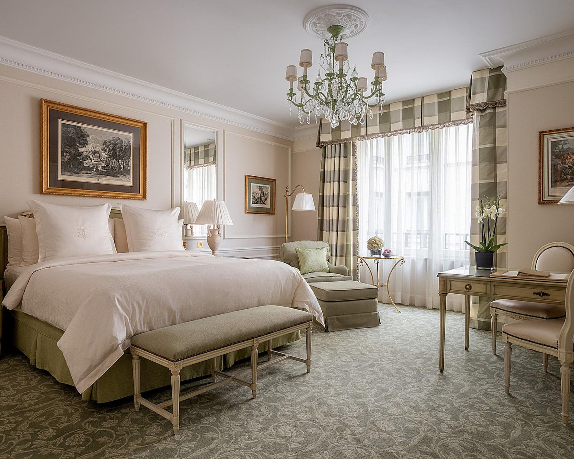 Four Seasons George V 5*