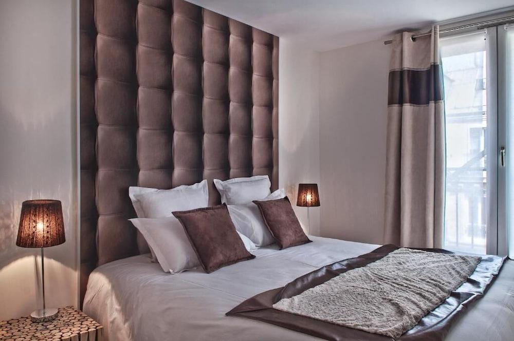 B Square Hotel
