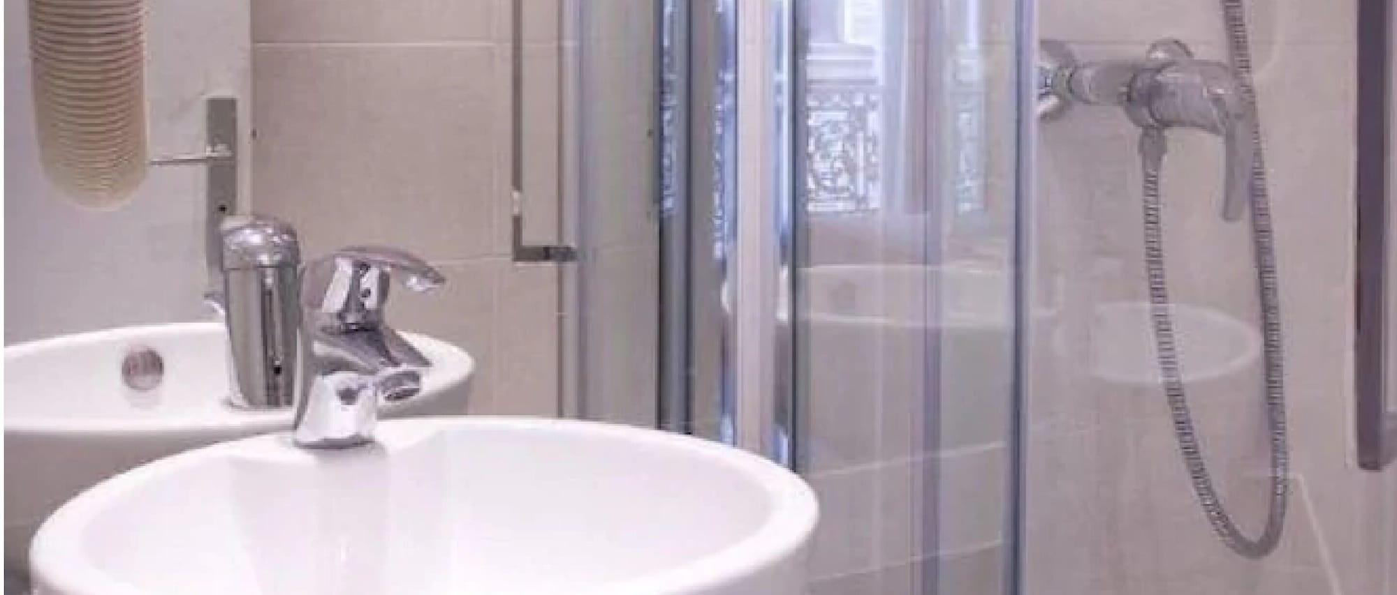 Le Compostelle 3* Paris