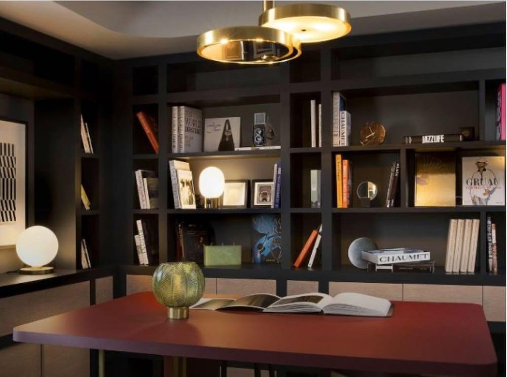Maison Elle Hotel 4*