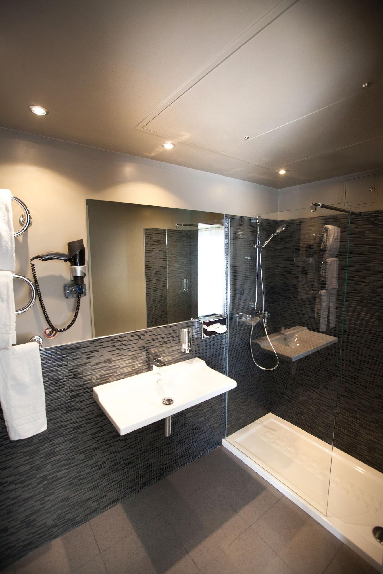 Hotel Helussi Paris