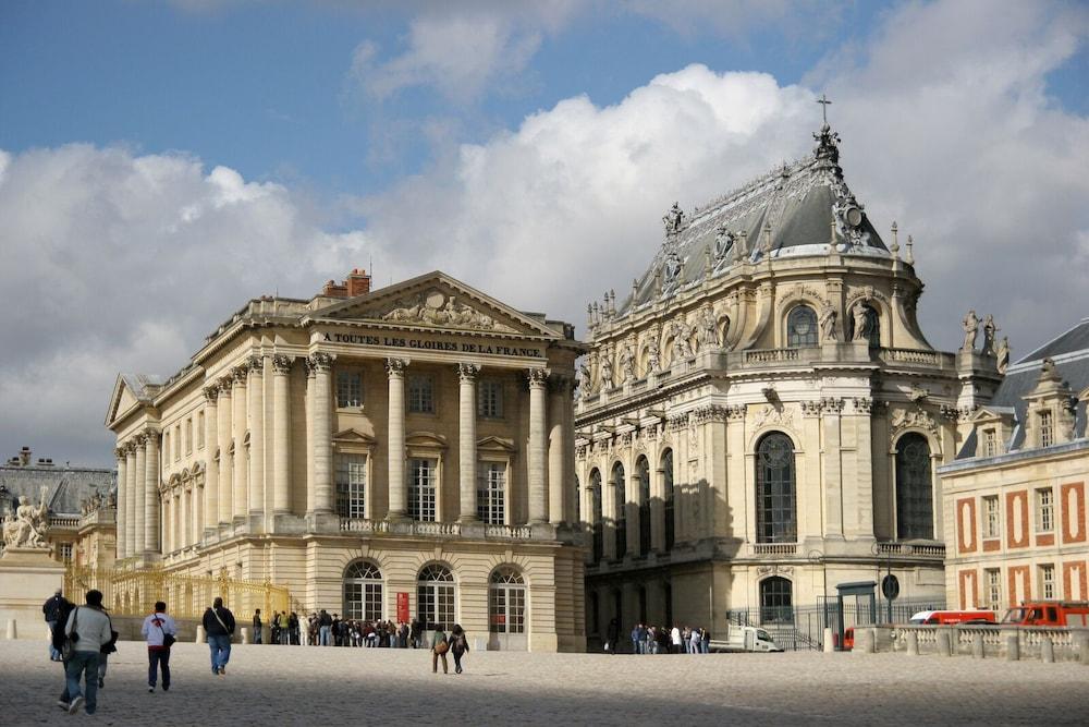 Hotel La Sanguine 2*