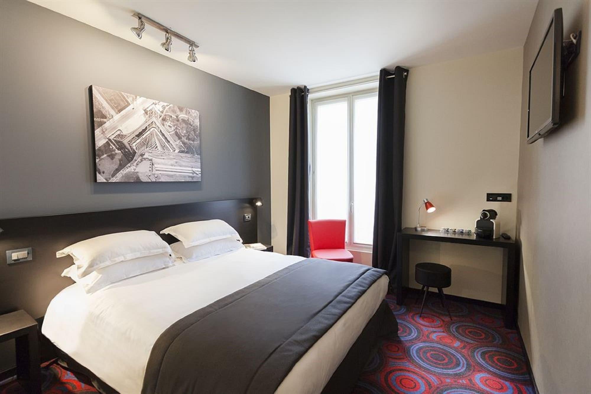 Helussi Paris