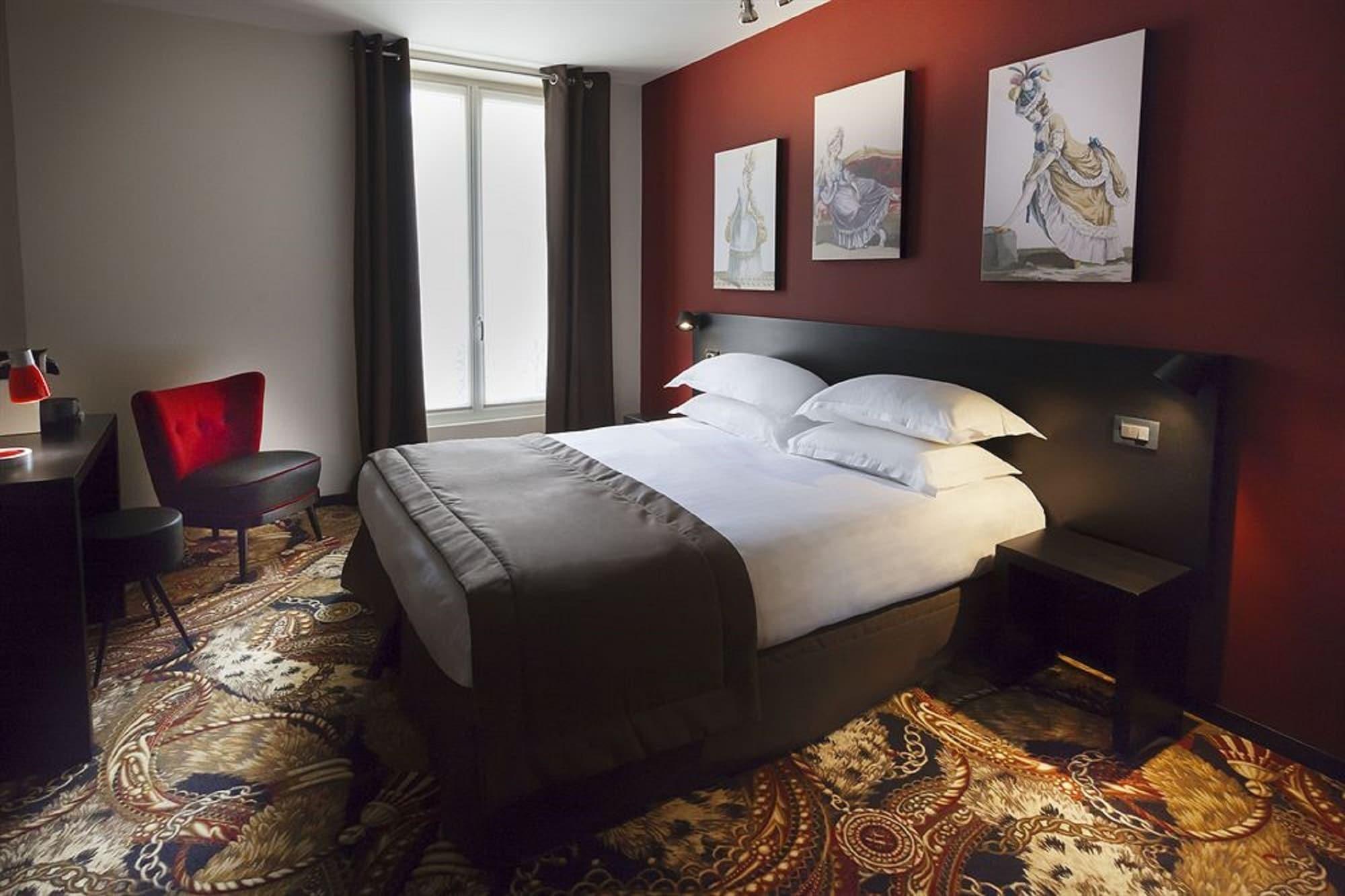 Hotel Helussi Paris