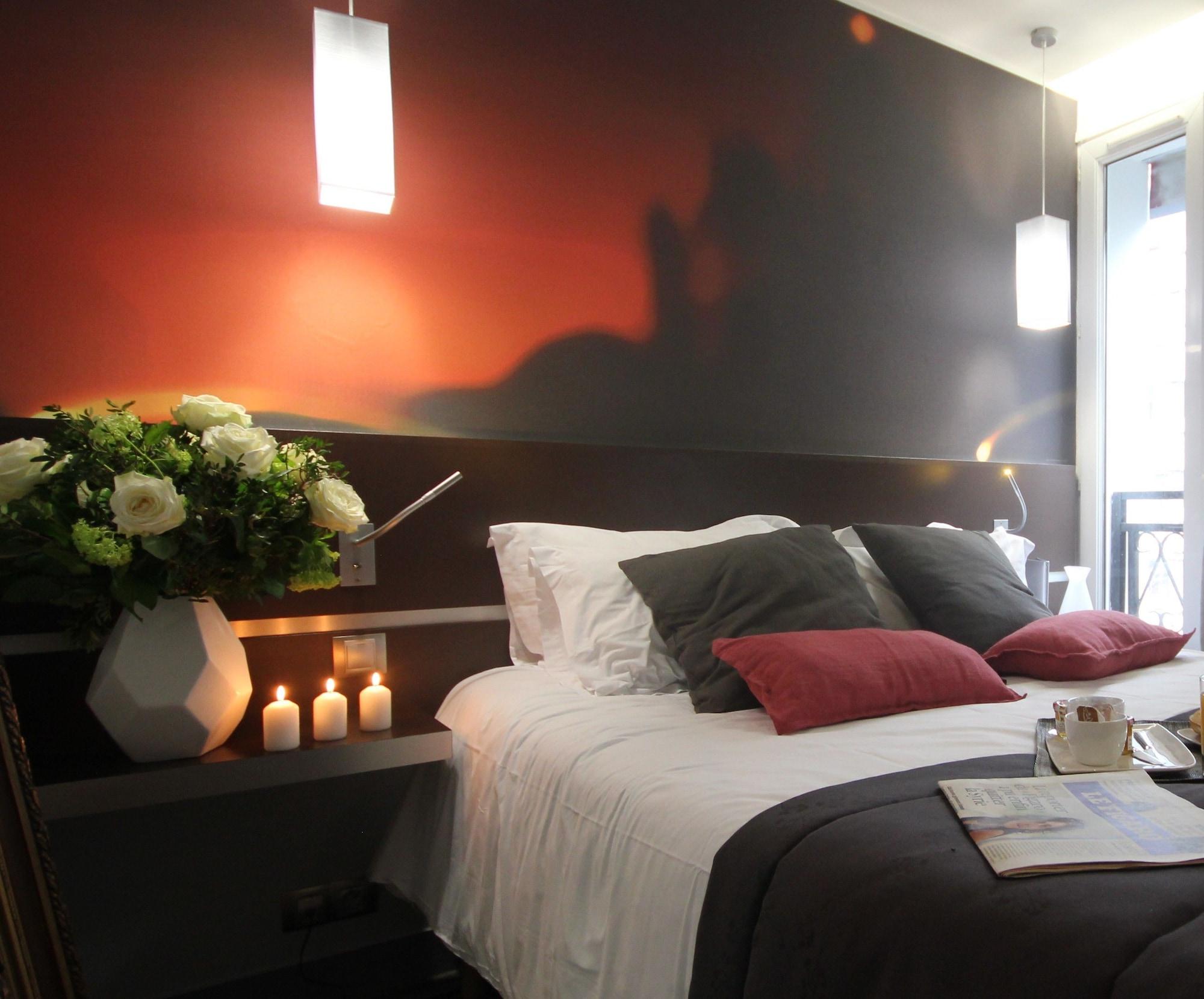 Lumières Montmartre Hotel Paris