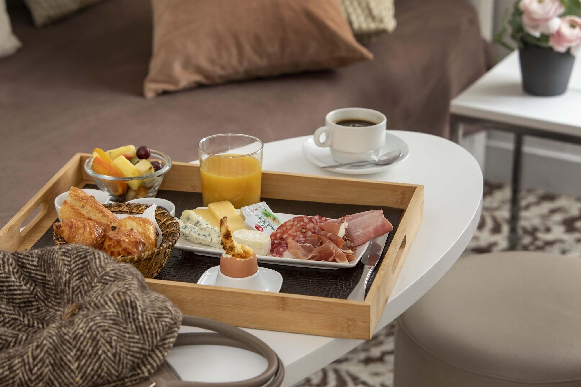 Hotel Longchamp Elysees