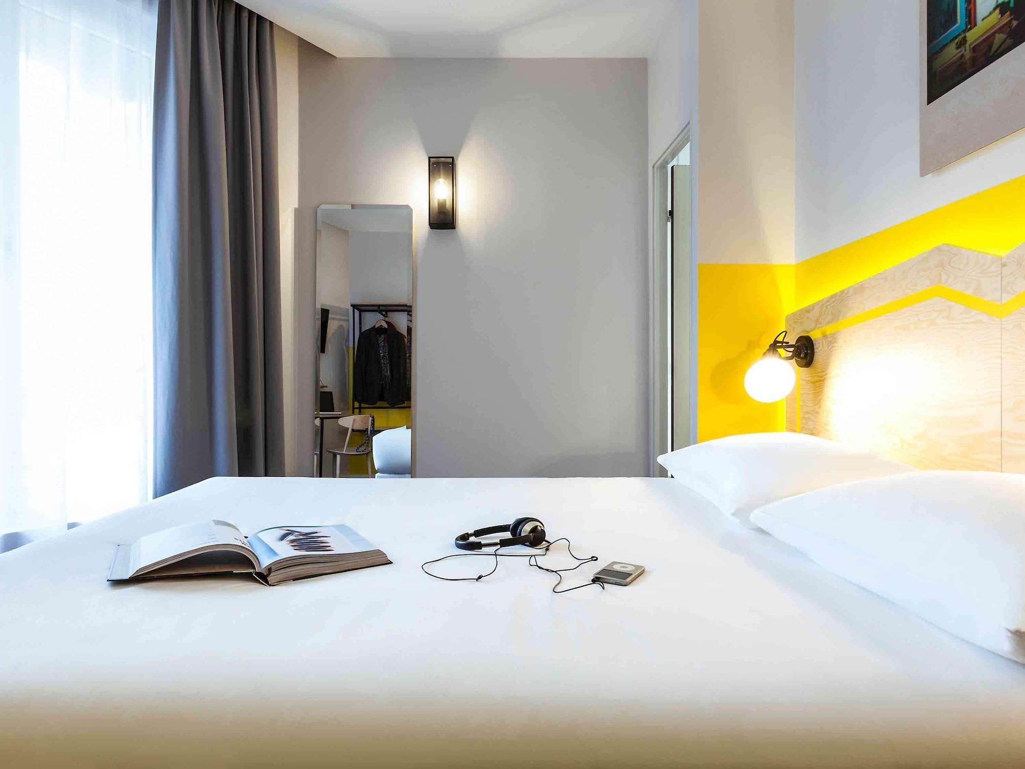 Hotel Ibis Styles Nation Porte De Montreuil 3*
