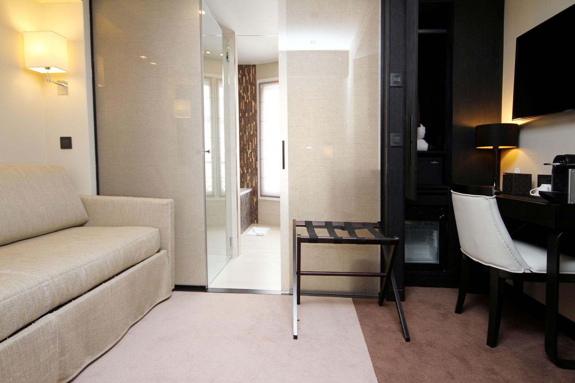 Elysees Hotel 3*
