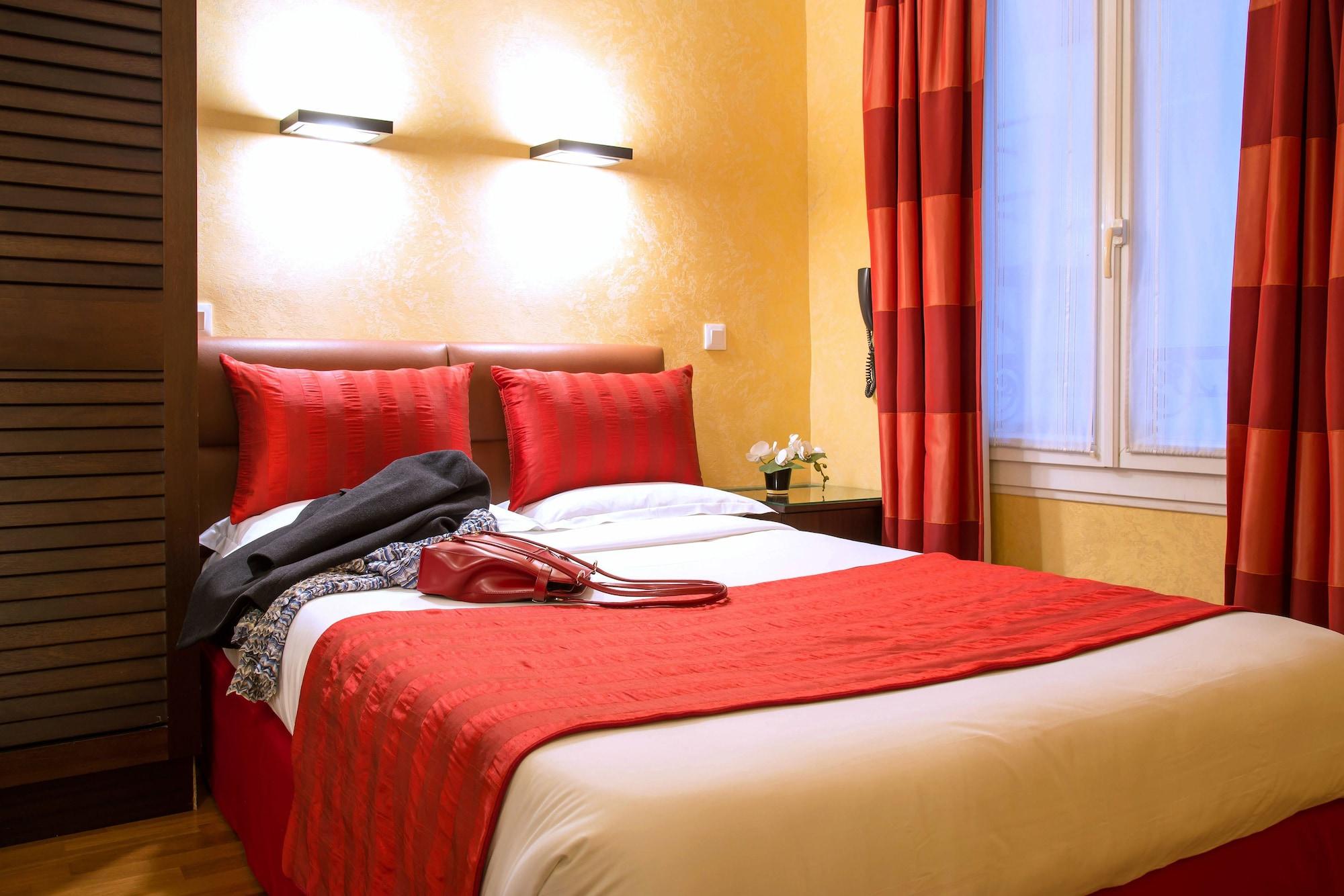 Korner Louvre Hotel