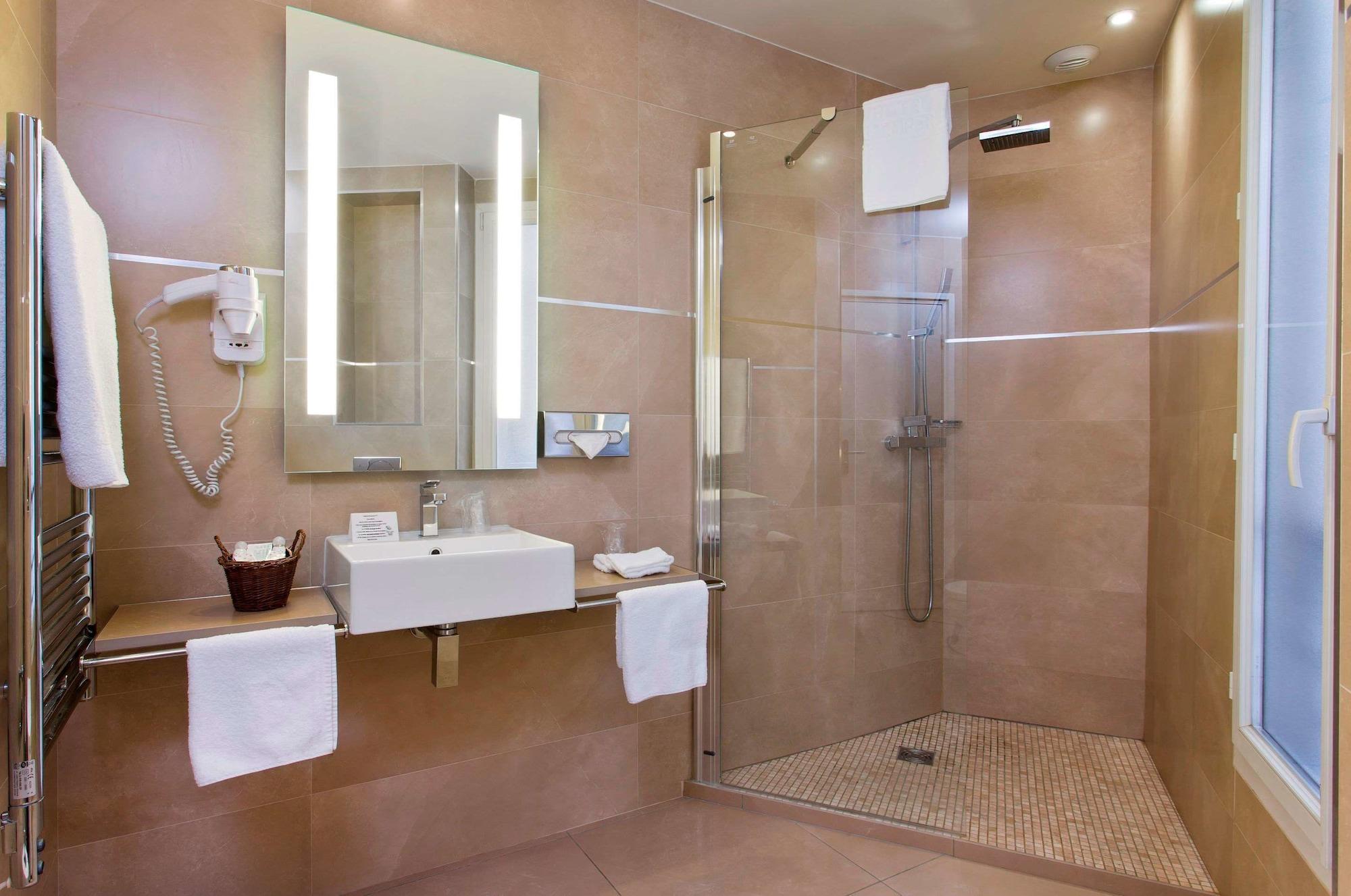 De L'empereur By Malone 3* Paris