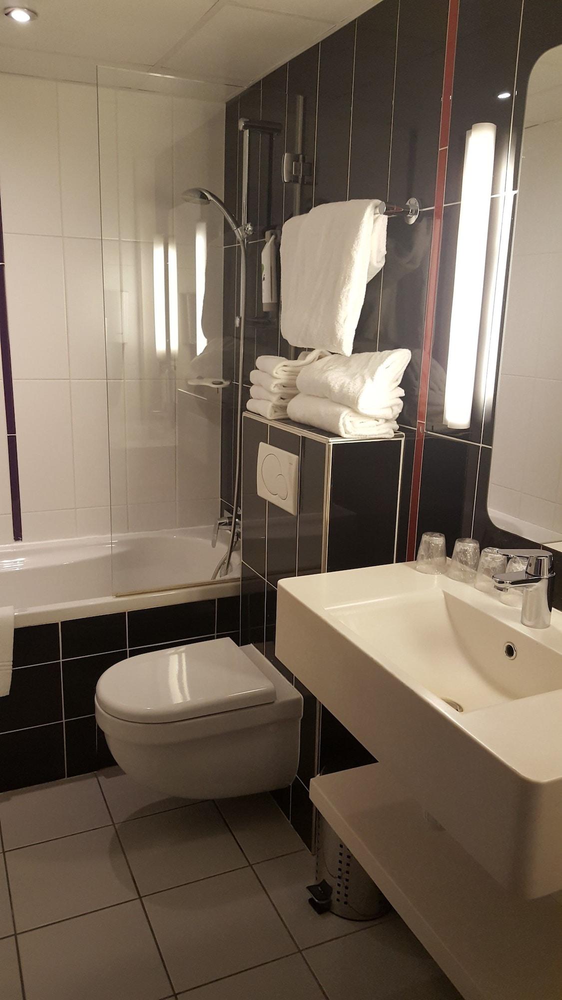 Ibis Styles Pigalle Montmartre Hotel 3*