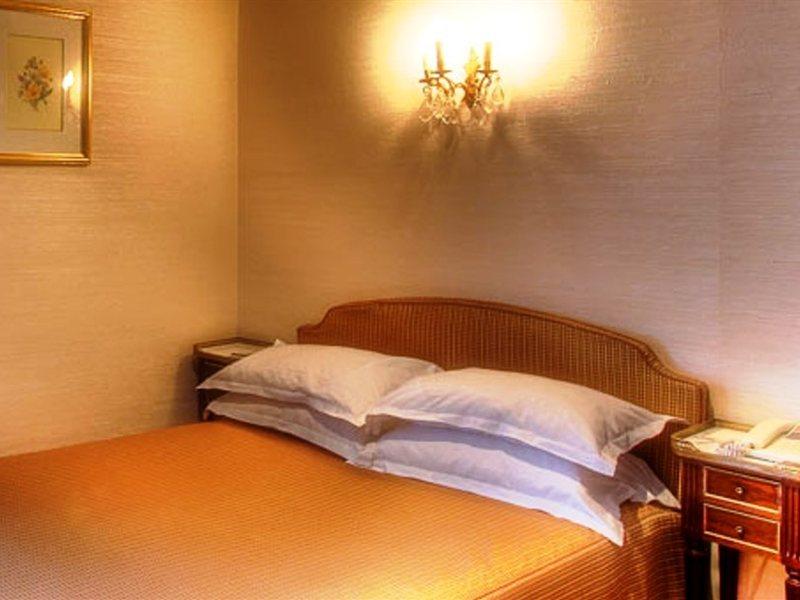 Saint-petersbourg Opera & Hotel Paris