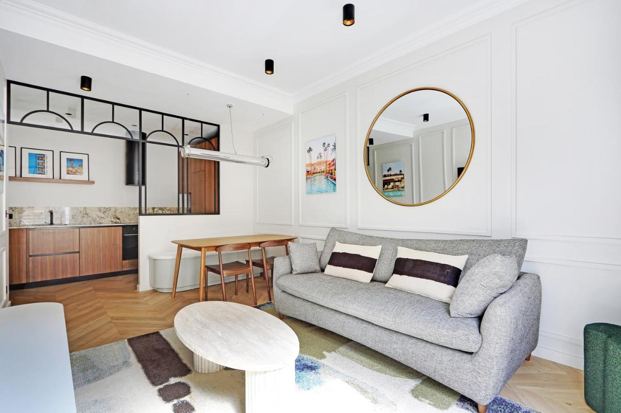 Pick A Flat's In Triangle D'or - Pierre 1er De Serbie Apartment