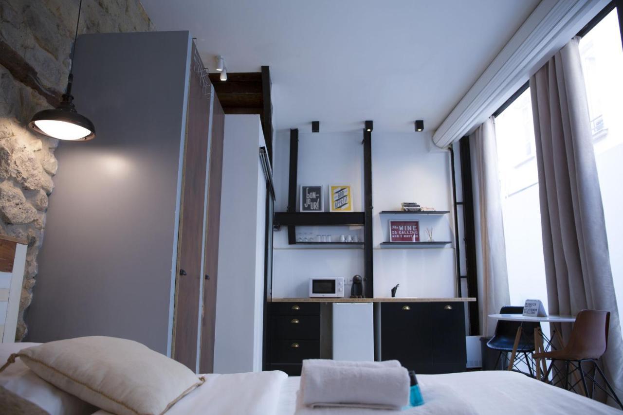 Flat Close Marais And Republique , Local Commercial Paris