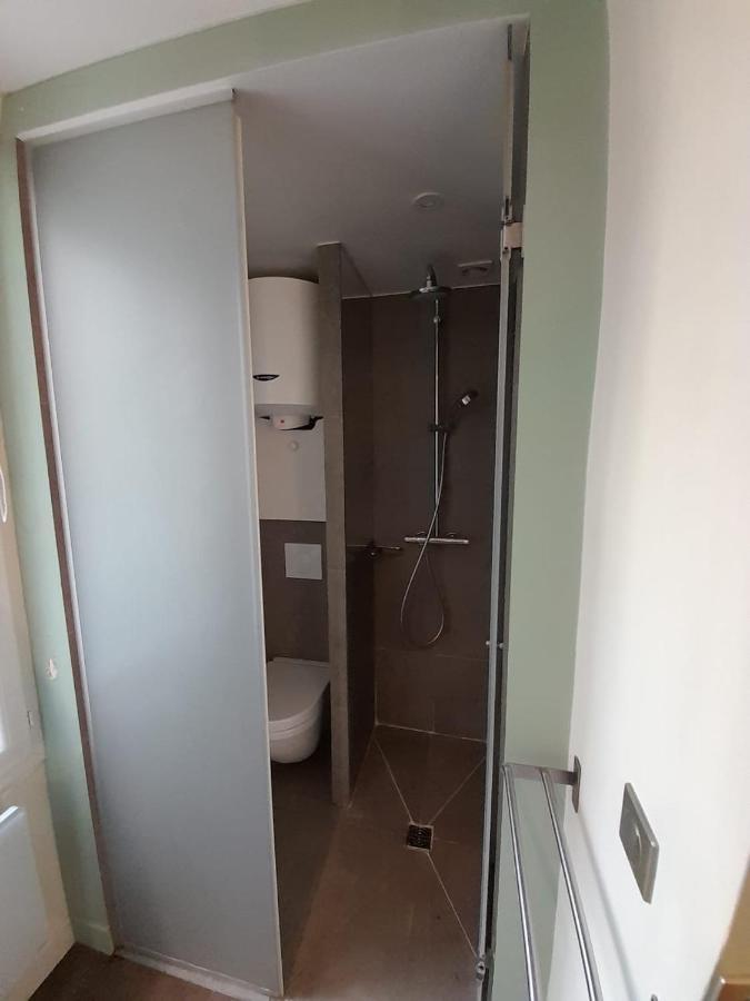 Studio Equipe Metro Abbesses A Montmartre *