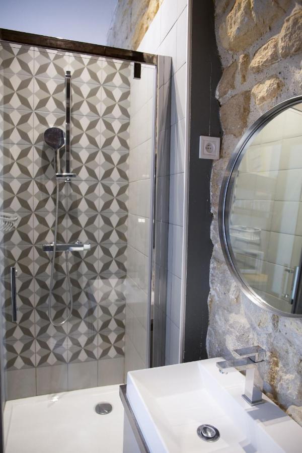 Apartment Flat Close Marais And Republique , Local Commercial *