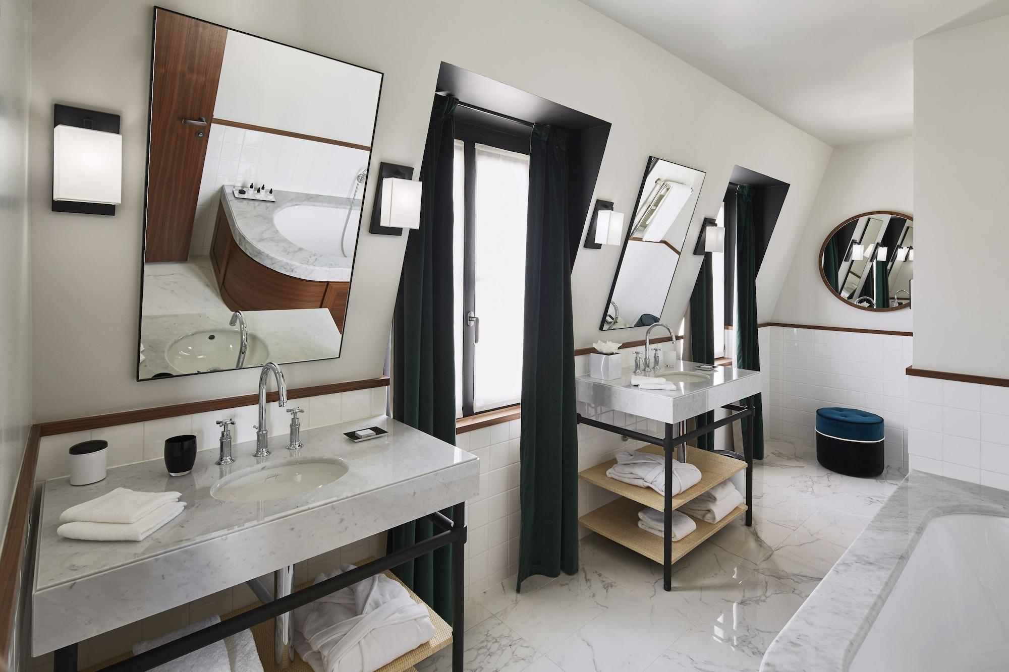 Le Roch Hotel&spa Hotel 5*