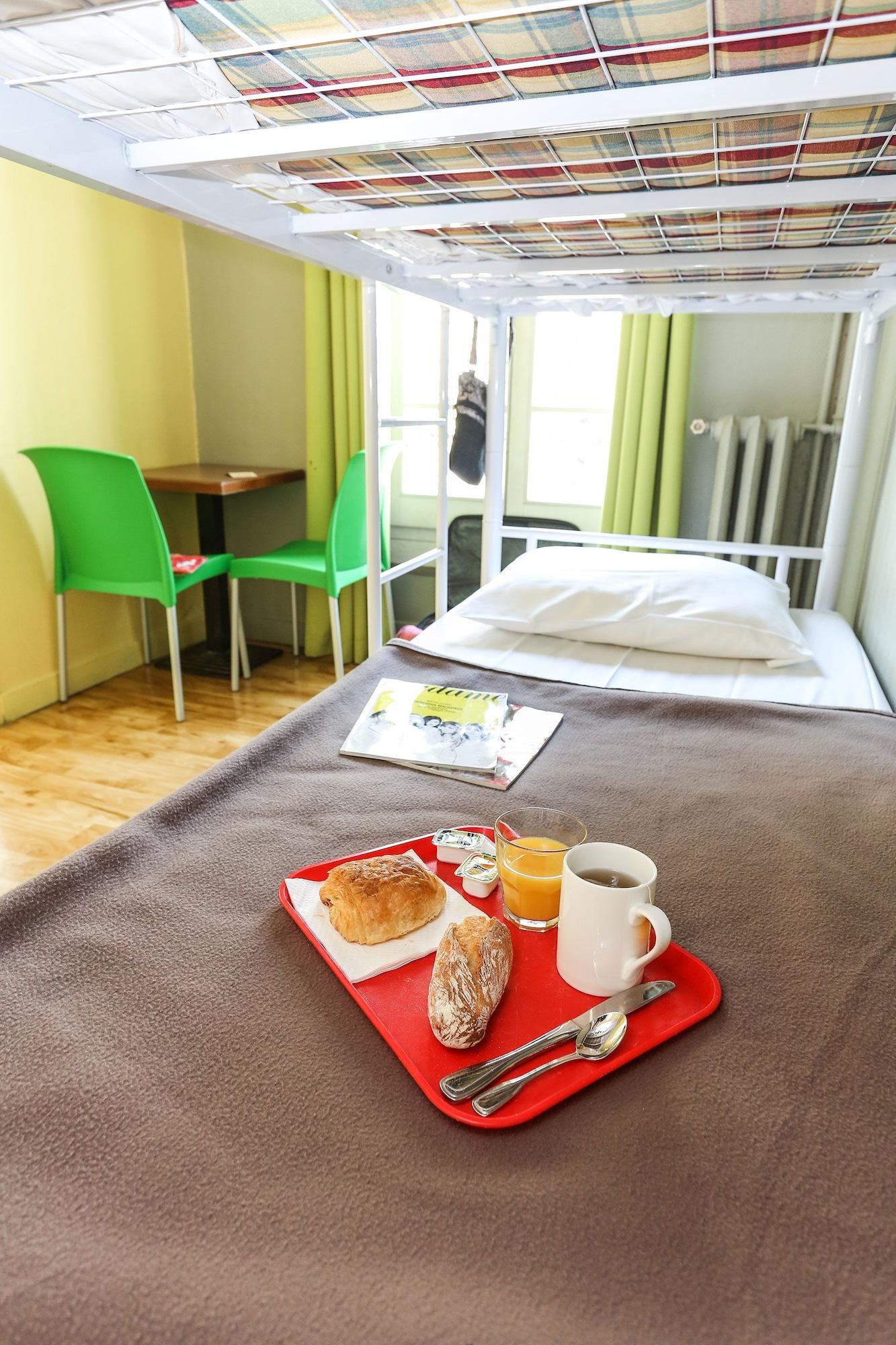 Le Montclair Montmartre By River Hostel