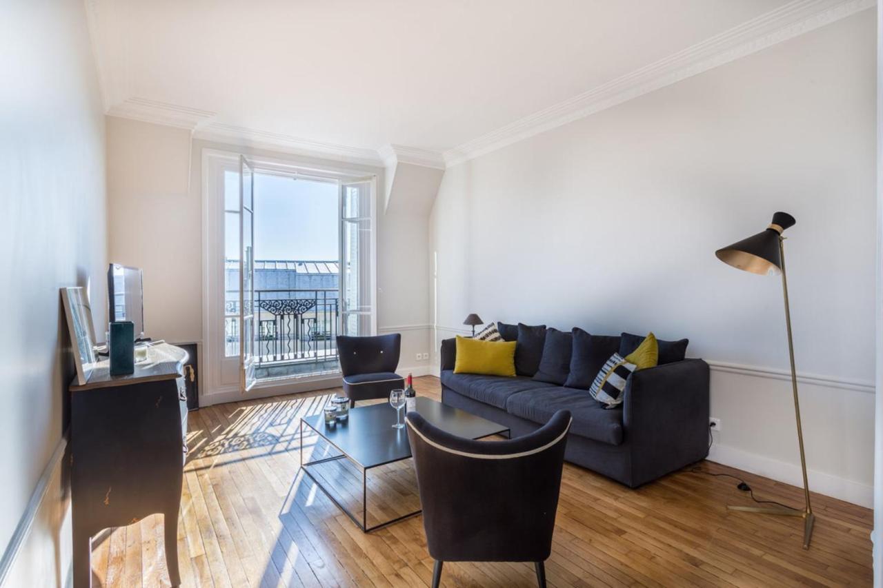 Guestready - Designer - Eiffel Tower View! Apartment Paris
