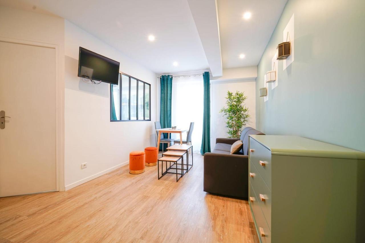 Design In Center 8th Neighborhood Apartment