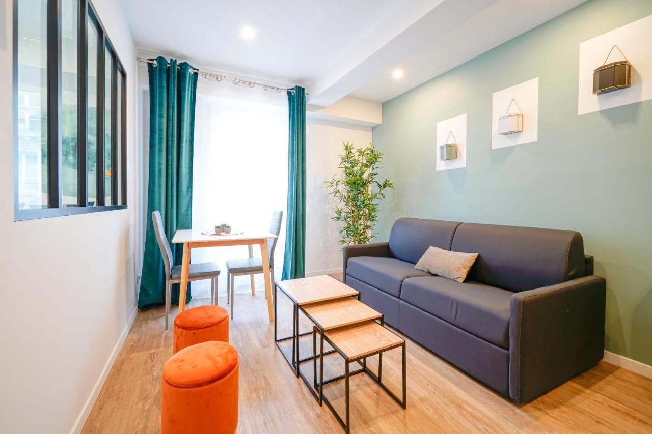 Apartment Design In Center 8th Neighborhood Paris
