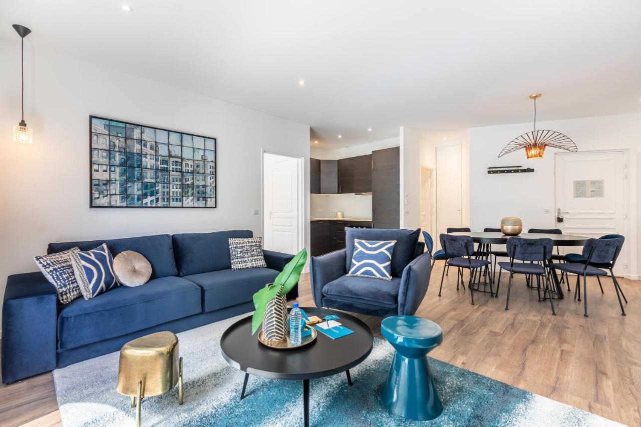 Sweett - Notre Dame Apartment