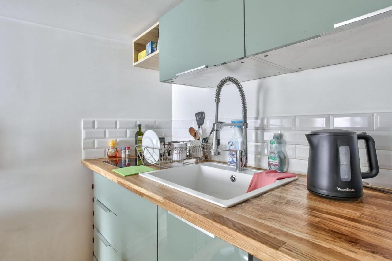 Apartment Pleasant Parisian Studio Paris