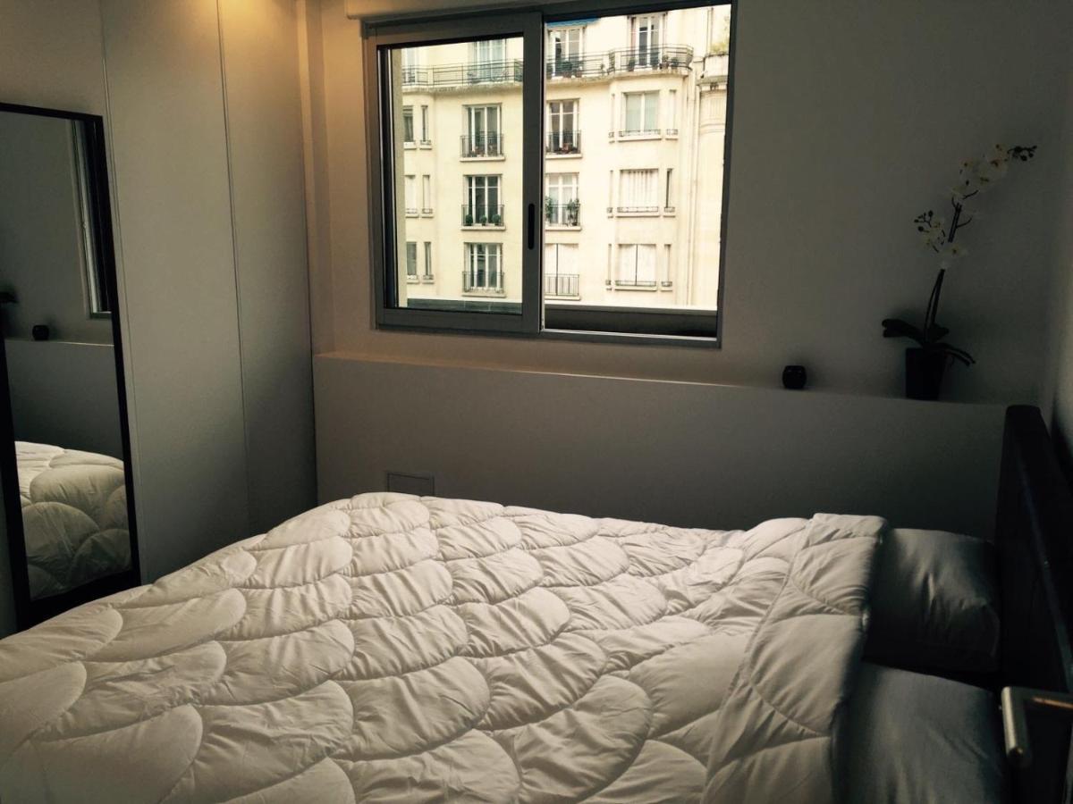 Apartment A Deux Pas Des Champs Elysees Paris