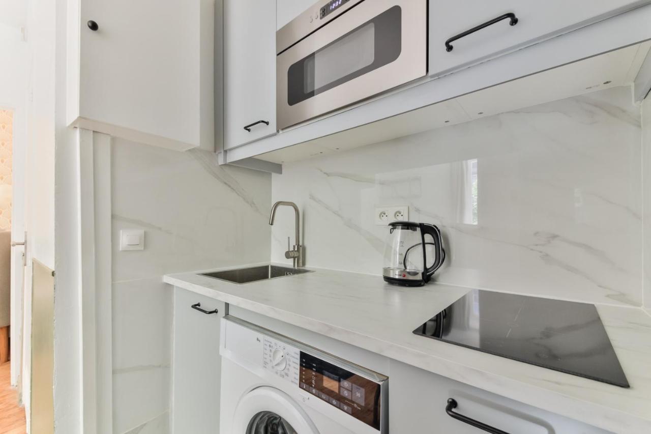 Apartment Independant Flat: Canal St Martin&trains Stations! *