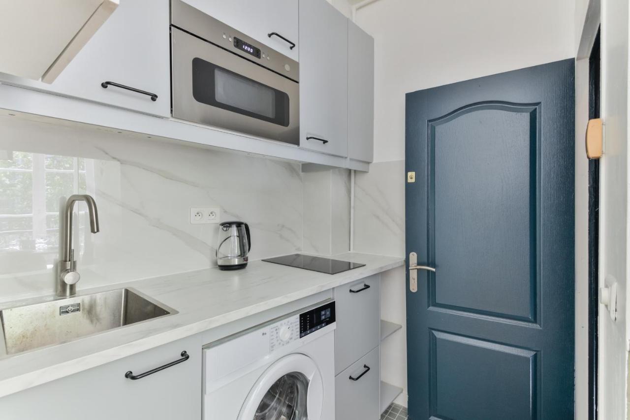 Independant Flat: Canal St Martin&trains Stations! * Paris