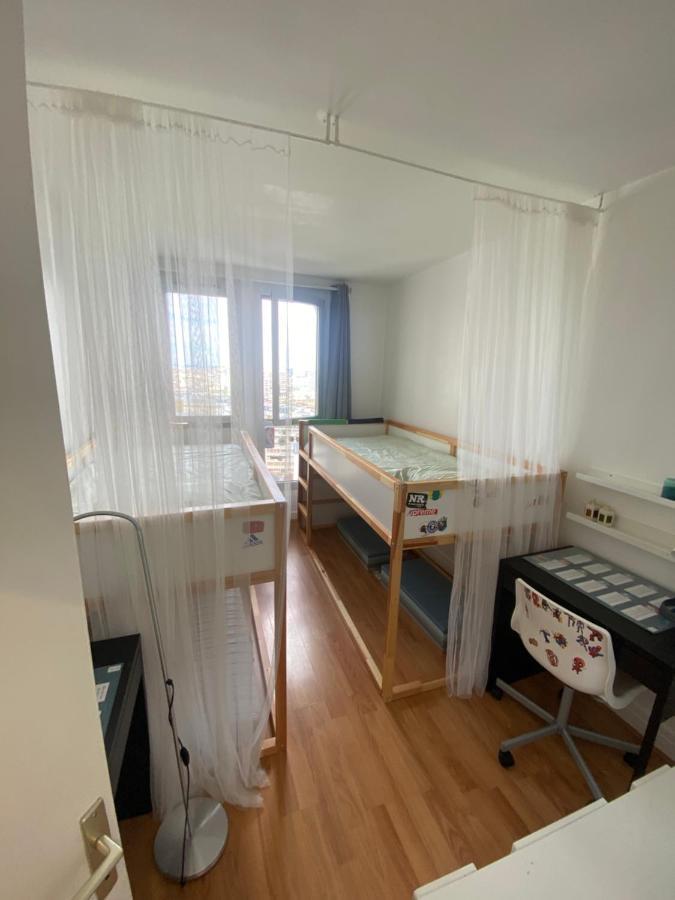 3 Bedrooms In Heart Of With A Unique View Of Free Wifi