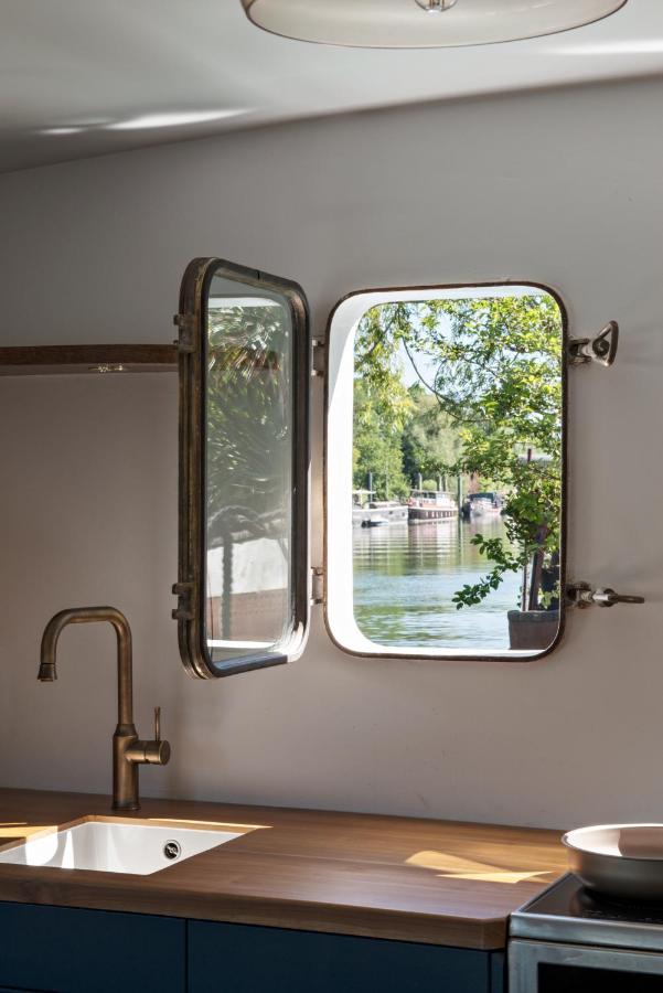 L'Escale sur Seine Bateau-hôtel