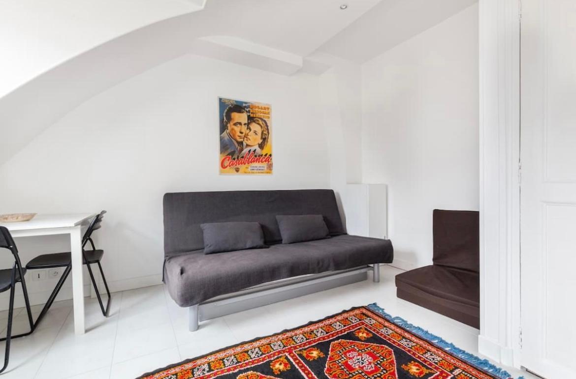 Charmant studio au cœur des Champs Elysées Paris