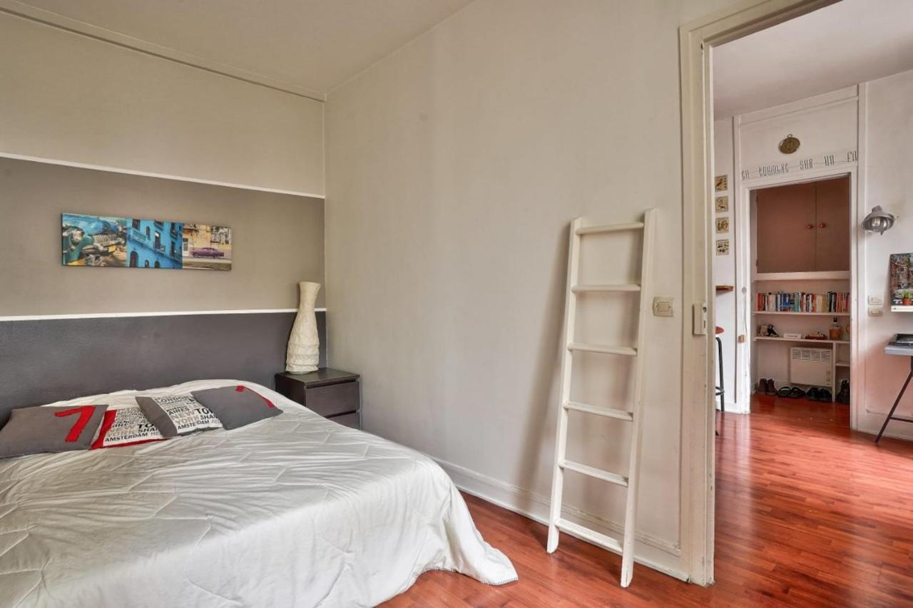 Adorable 18th Apartment Paris